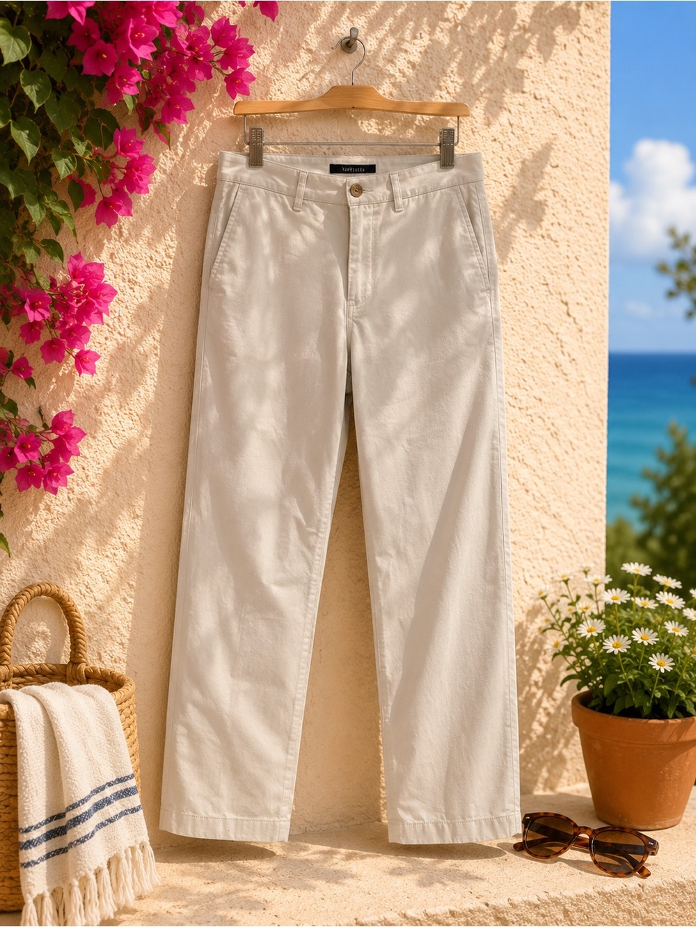 #47 Van Heusen Men's Straight-Leg Chinos in Light Cream
Like-new 32/30
